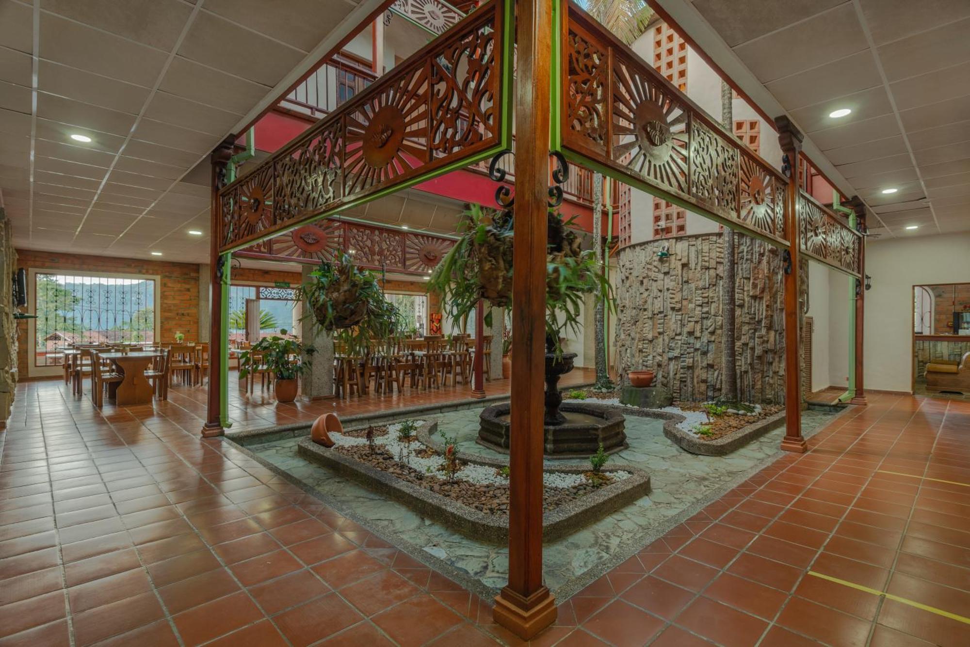 Granja Del Cafe Hotel Y Centro De Convenciones Venecia  Ngoại thất bức ảnh