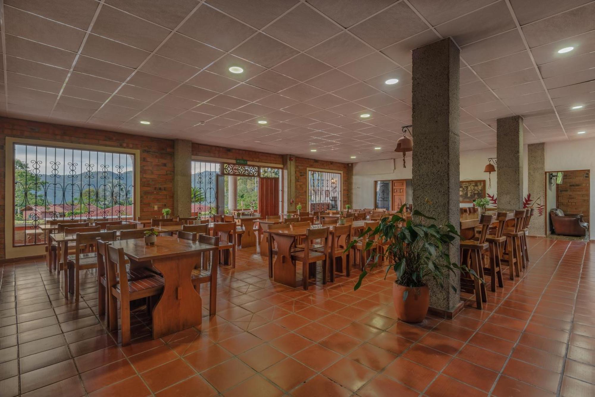 Granja Del Cafe Hotel Y Centro De Convenciones Venecia  Ngoại thất bức ảnh