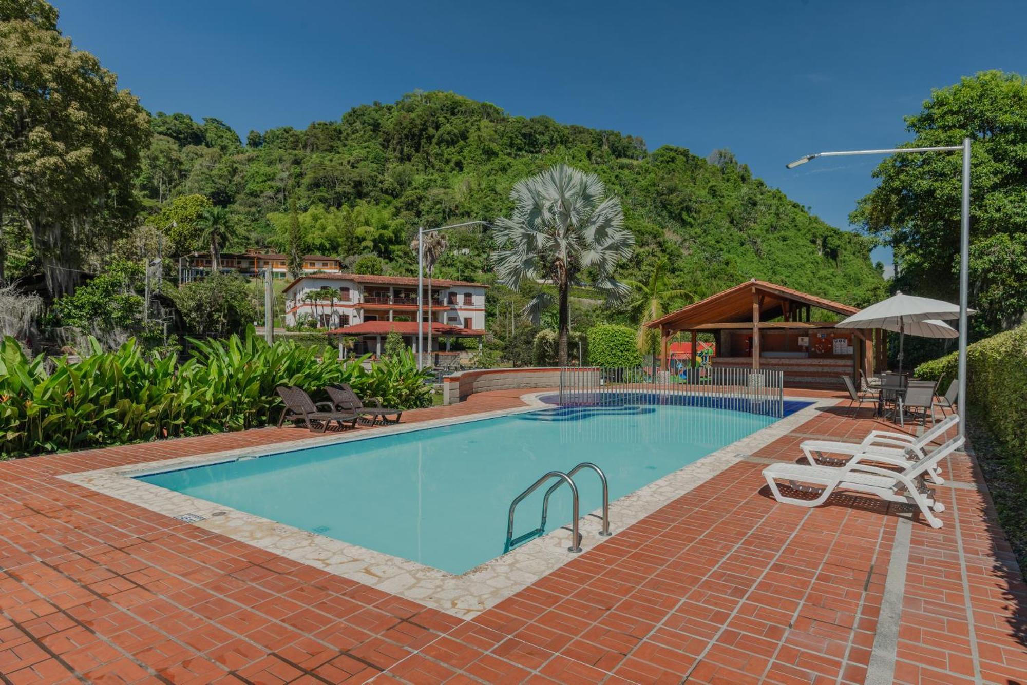 Granja Del Cafe Hotel Y Centro De Convenciones Venecia  Ngoại thất bức ảnh